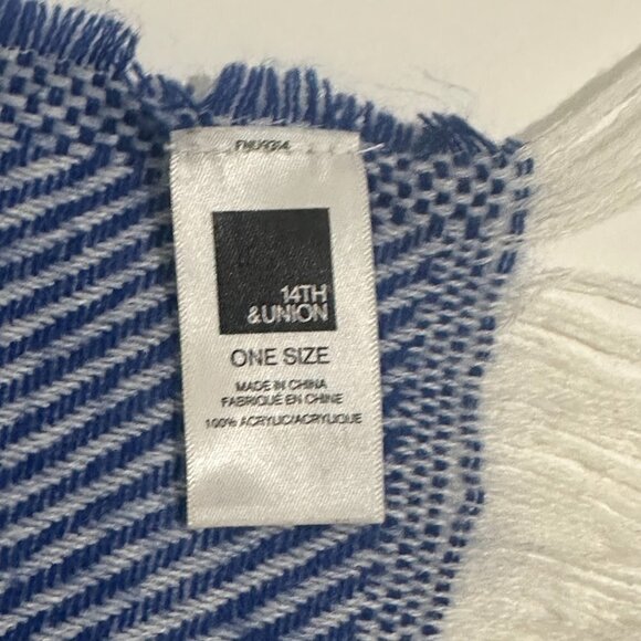14th & Union Blue & White Striped Knit Scarf Pashmina w/ Fringe Edges - Picture 3 of 3